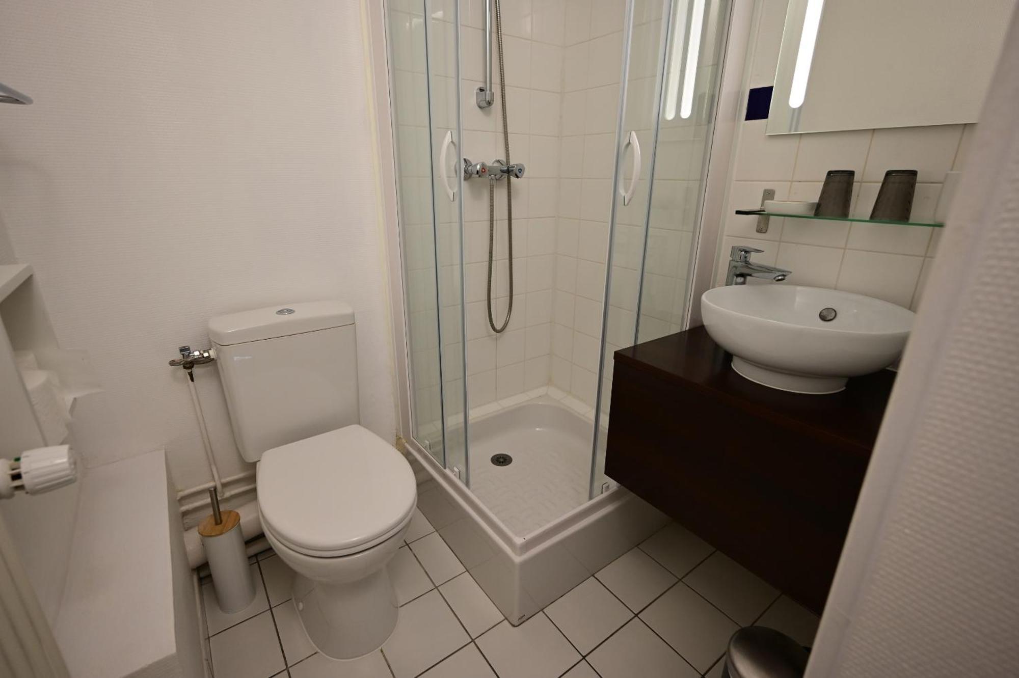 Hotel La Cuisine Des Lulus Montainville  Bilik gambar