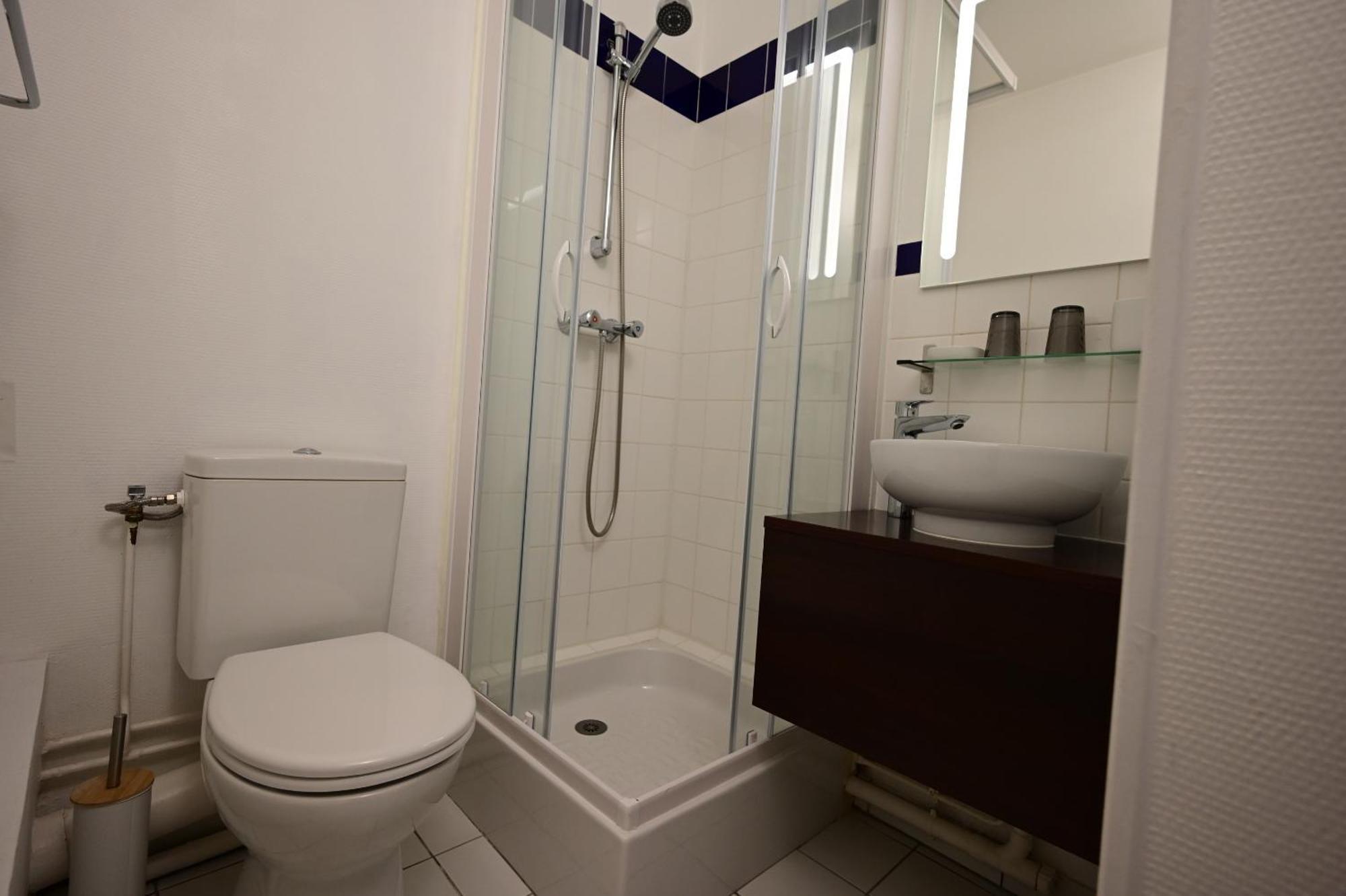 Hotel La Cuisine Des Lulus Montainville  Bilik gambar