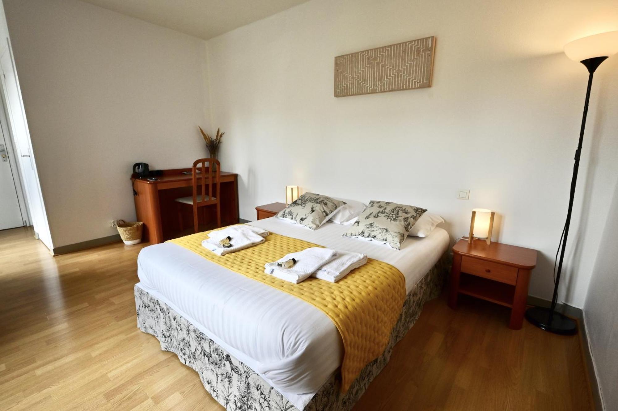 Hotel La Cuisine Des Lulus Montainville  Bilik gambar