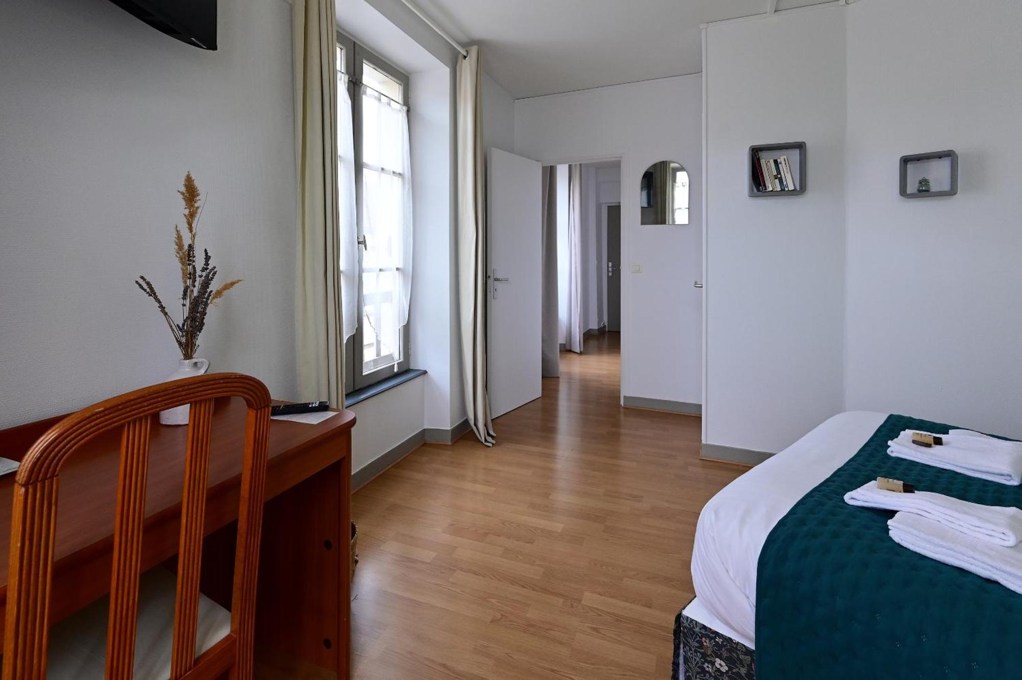 Hotel La Cuisine Des Lulus Montainville  Bilik gambar