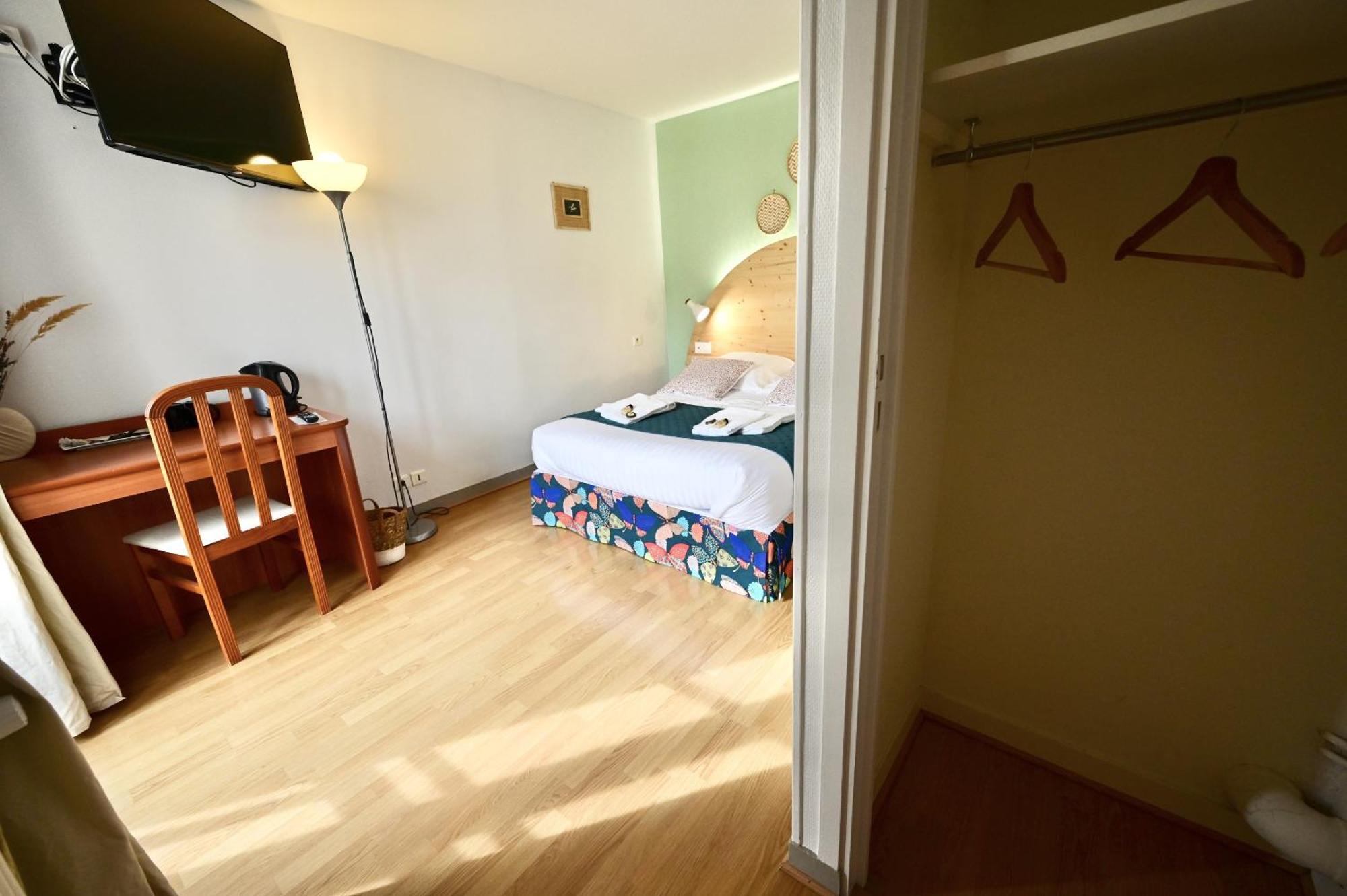 Hotel La Cuisine Des Lulus Montainville  Bilik gambar
