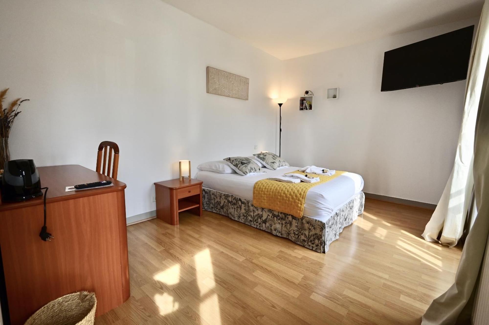 Hotel La Cuisine Des Lulus Montainville  Luaran gambar