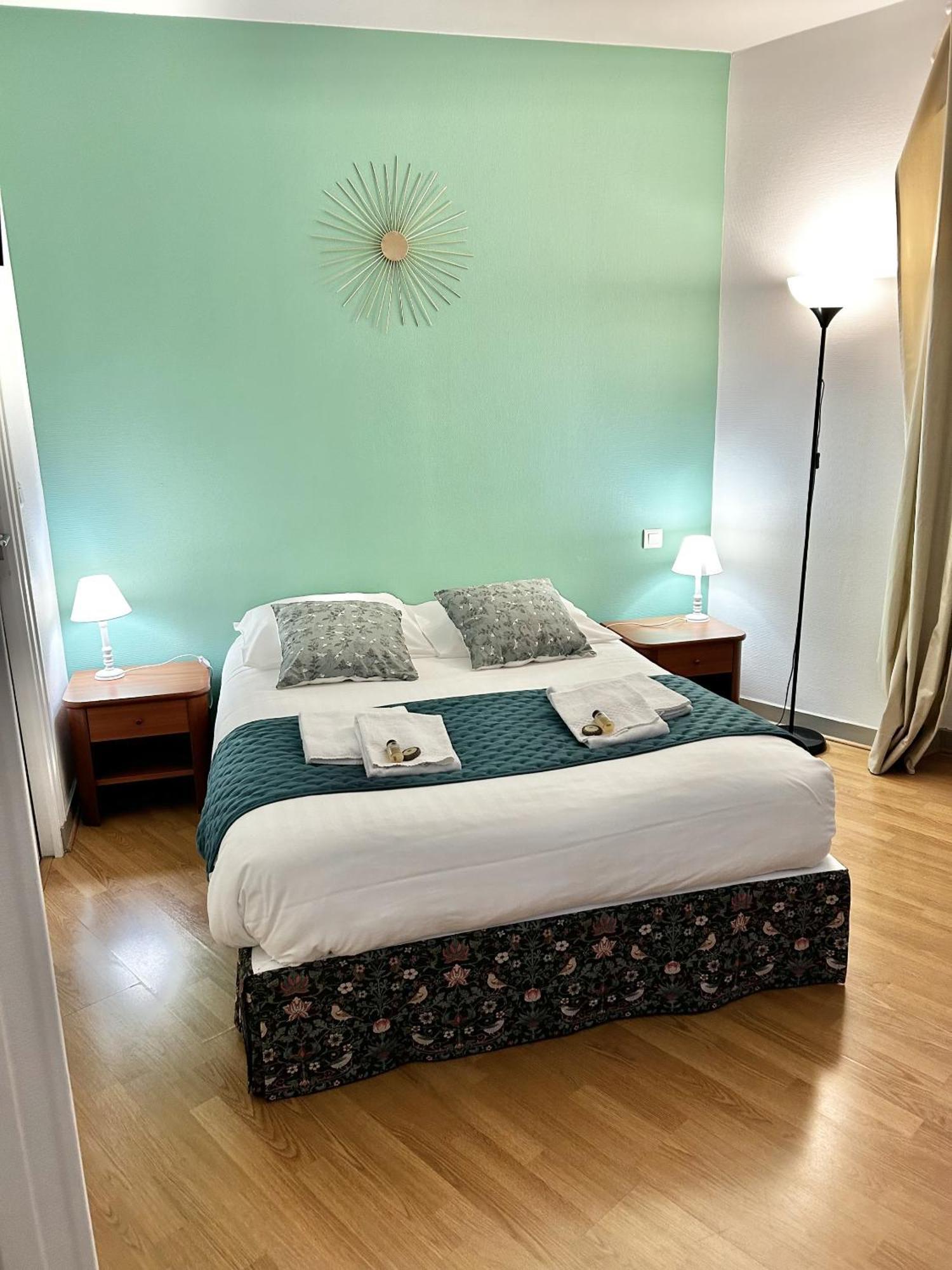 Hotel La Cuisine Des Lulus Montainville  Luaran gambar