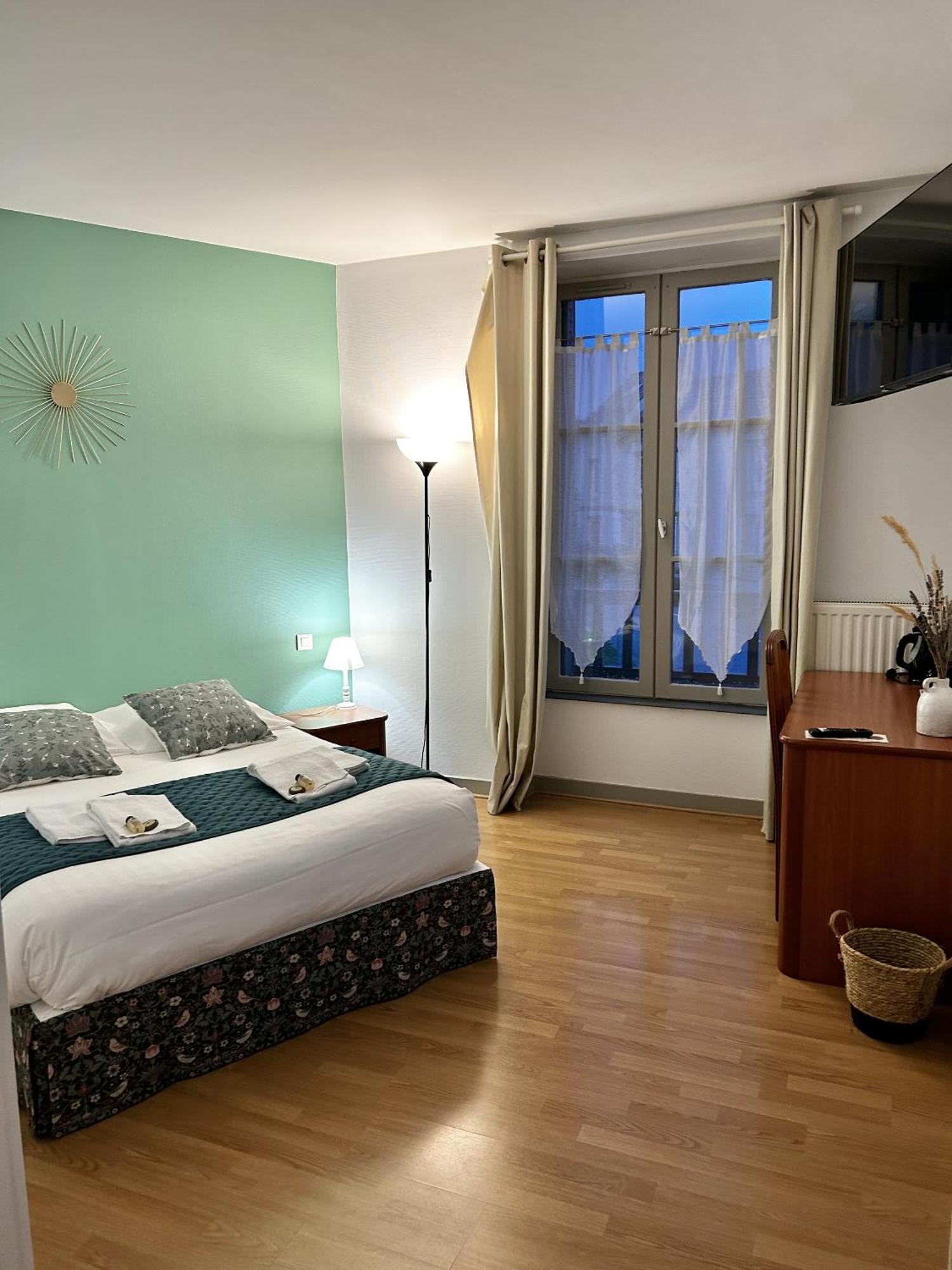Hotel La Cuisine Des Lulus Montainville  Bilik gambar