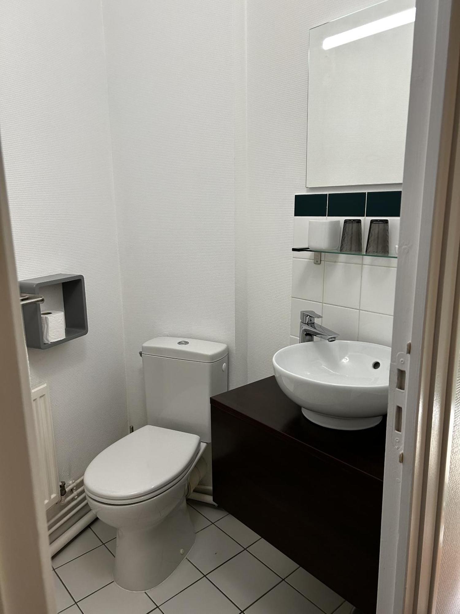Hotel La Cuisine Des Lulus Montainville  Bilik gambar