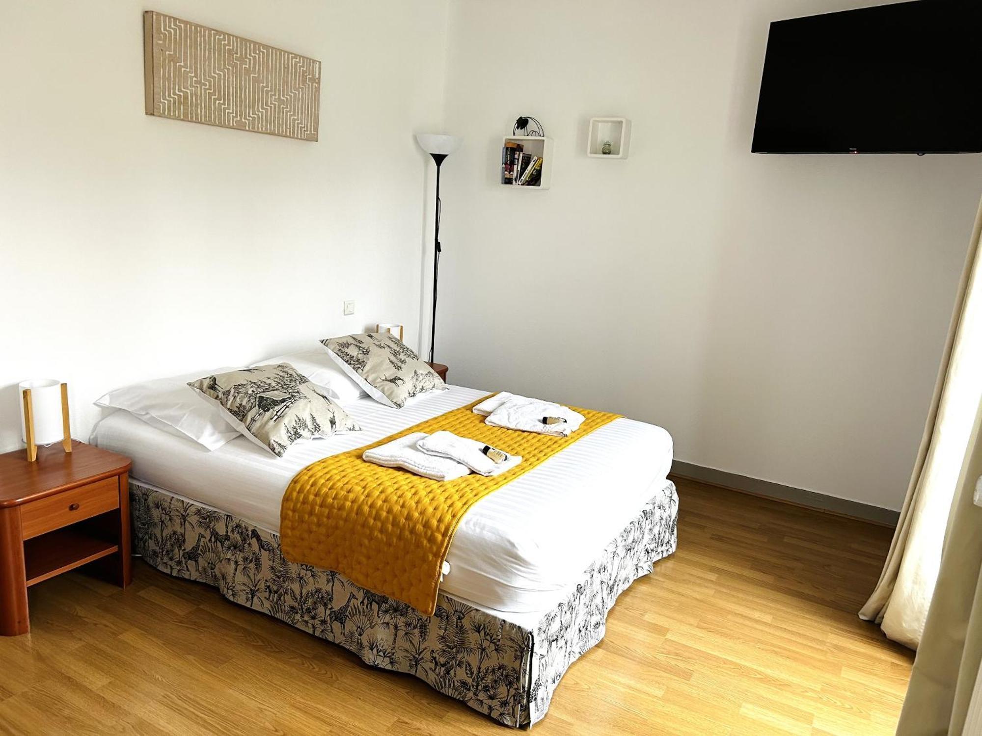 Hotel La Cuisine Des Lulus Montainville  Bilik gambar