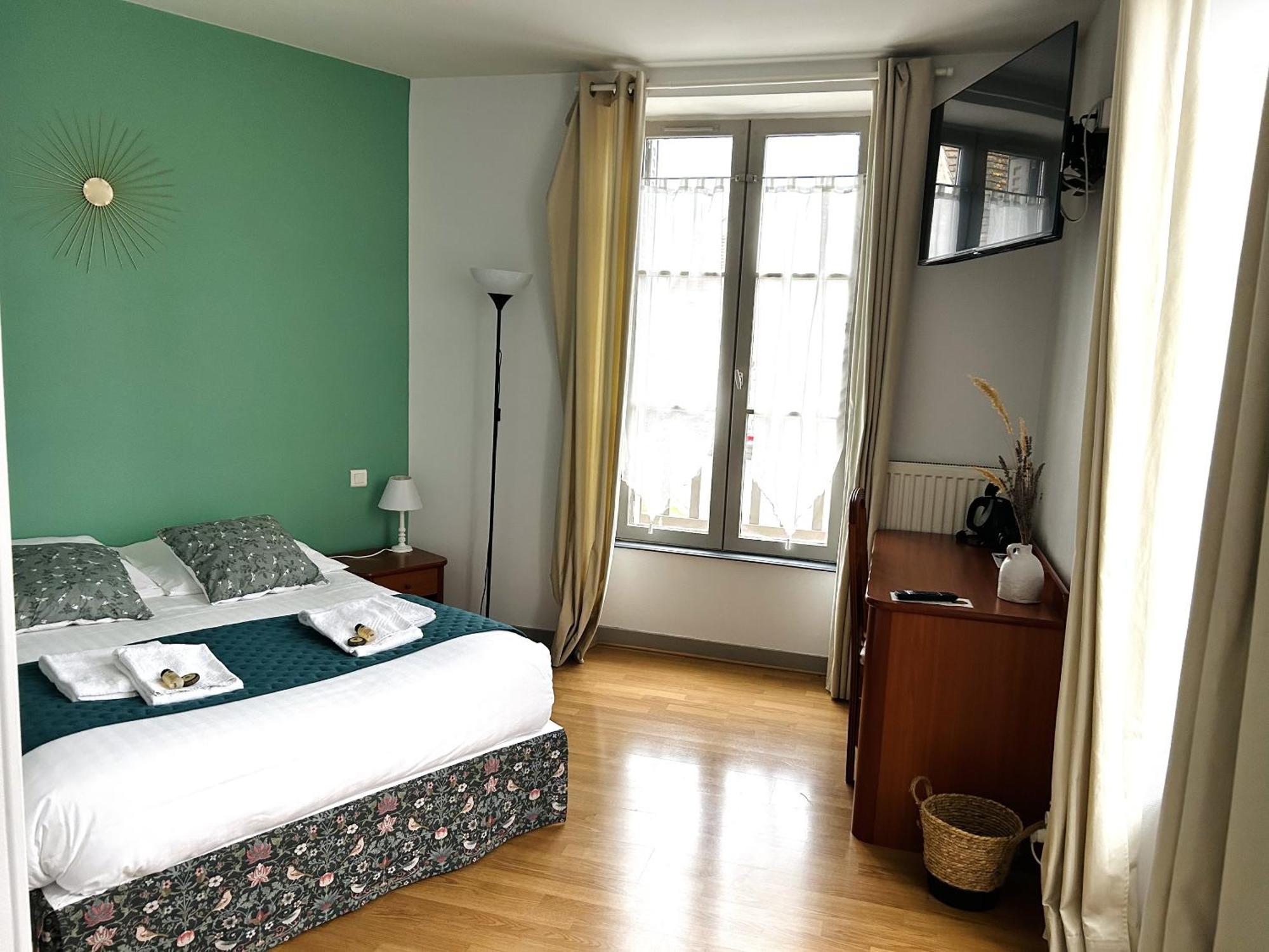 Hotel La Cuisine Des Lulus Montainville  Bilik gambar